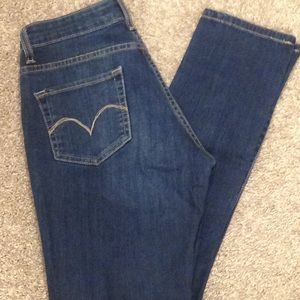 Levi mid rise skinny jeans